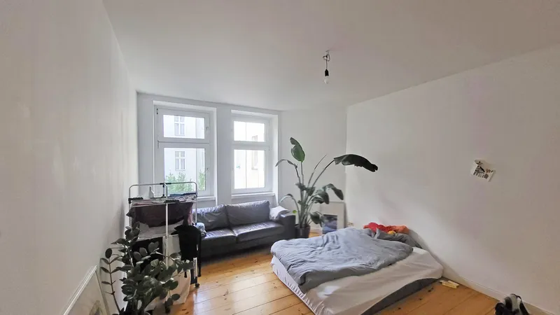 Tolle Altbauwohnung mit Dielen und gutem Schnitt - Hochstädter Straße! — photo 1